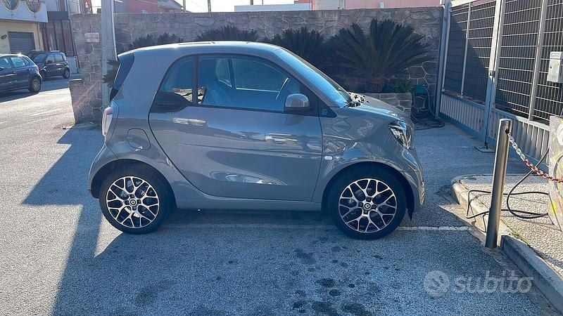 Usata Smart ForTwo Electric Drive 2022 Grigio Coupé