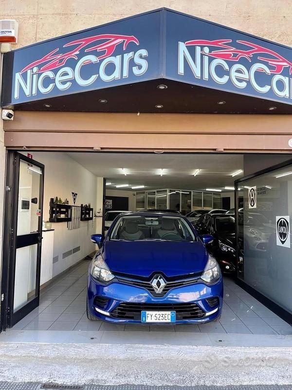 Blu Usata 2019 Renault Clio IV Business Tre volumi | 9499 € (Buon prezzo) - Immagine 1/4