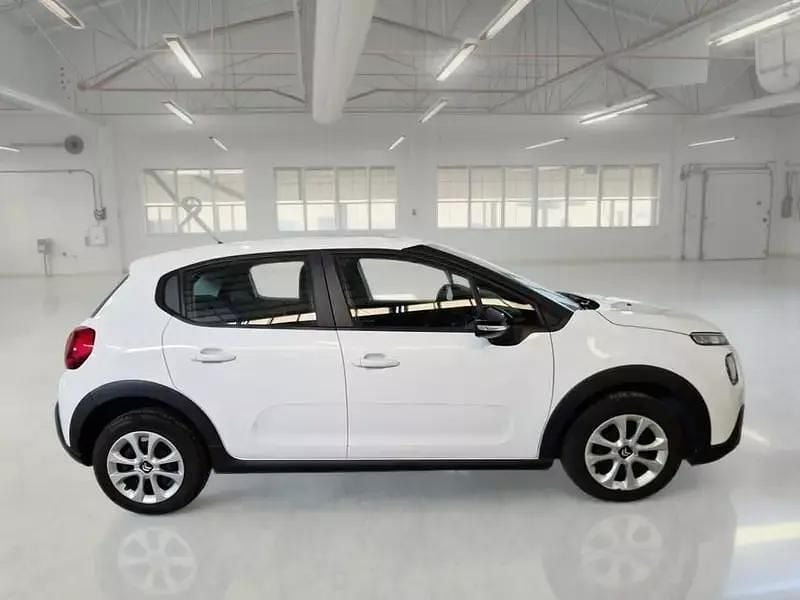 Begagnad Citroën C3 Feel 102 HK (75 kW) 2022 Vit Halvkombi