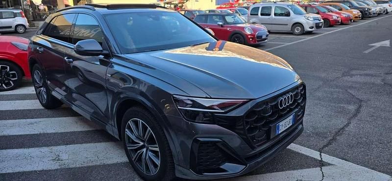 Usata Audi Q8 S-Line 286 CV (210 kW) 2025 Grigio SUV
