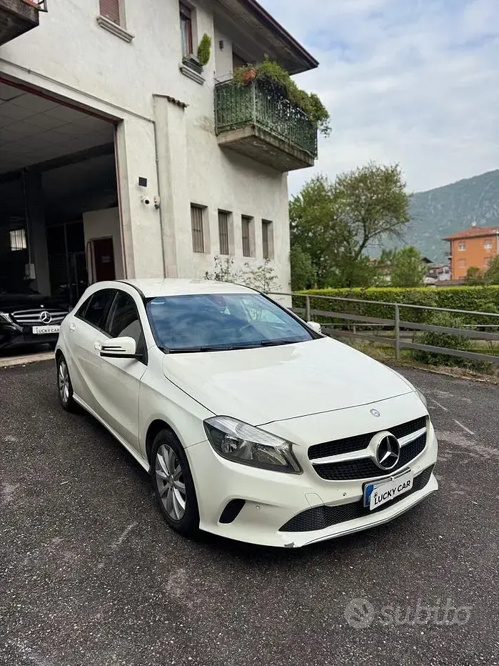 Usata Mercedes A180 Executive 109 CV (80 kW) 2016 Bianco Utilitaria