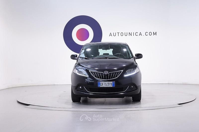 Begagnad Lancia Ypsilon Silver 69 HK (50 kW) 2022 Svart Halvkombi