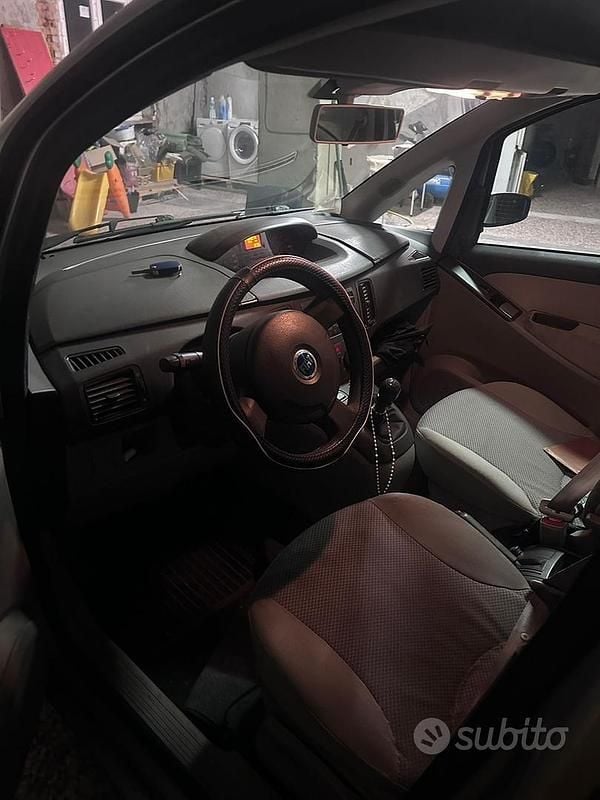 Usata Fiat Idea 2005 Grigio Monovolume