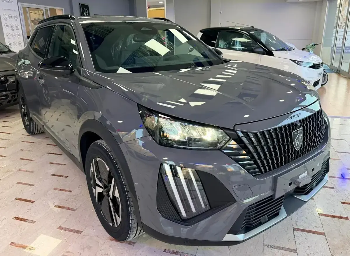 Nuova Peugeot 2008 Allure+ 101 CV (74 kW) 2025 Nero SUV