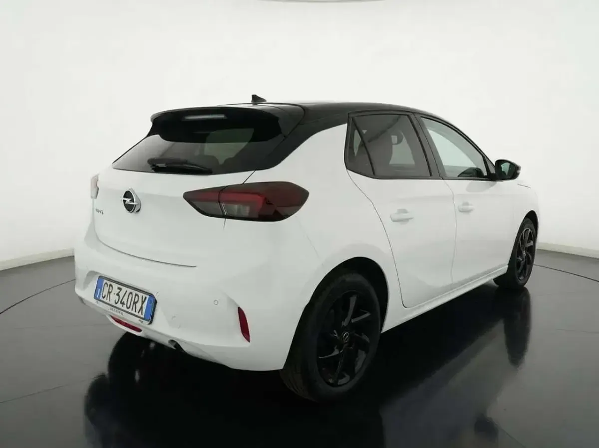 Usata Opel Corsa Design & Tech 75 CV (55 kW) 2023 Bianco Utilitaria