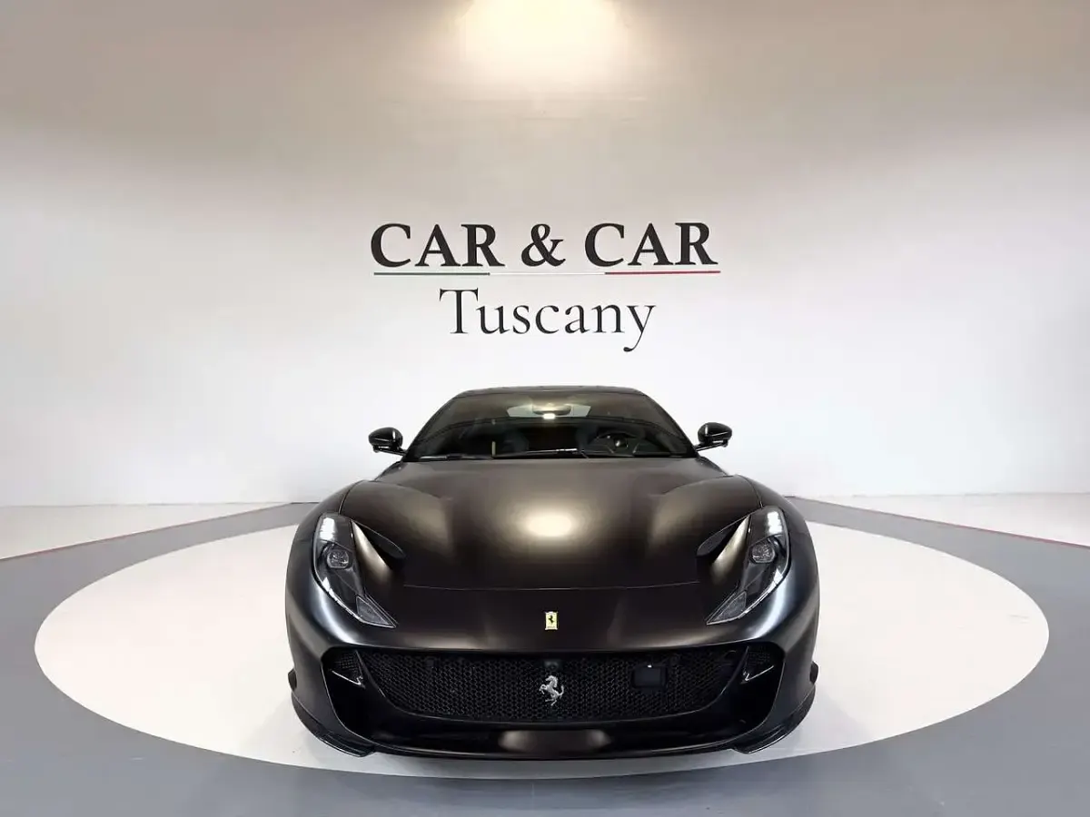 Usata Ferrari 812 799 CV (587 kW) 2020 Nero Coupé