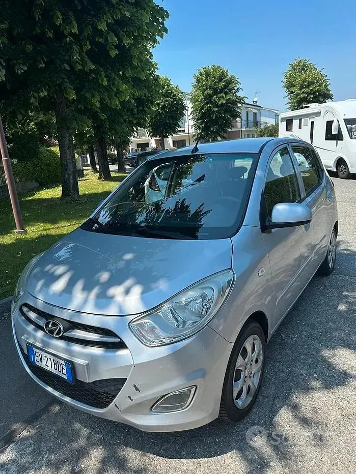 Usata Hyundai i10 Edition 69 CV (50 kW) 2014 Grigio Utilitaria