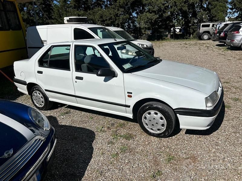 Usata Renault 19 78 CV (57 kW) 1993 Bianco Berlina