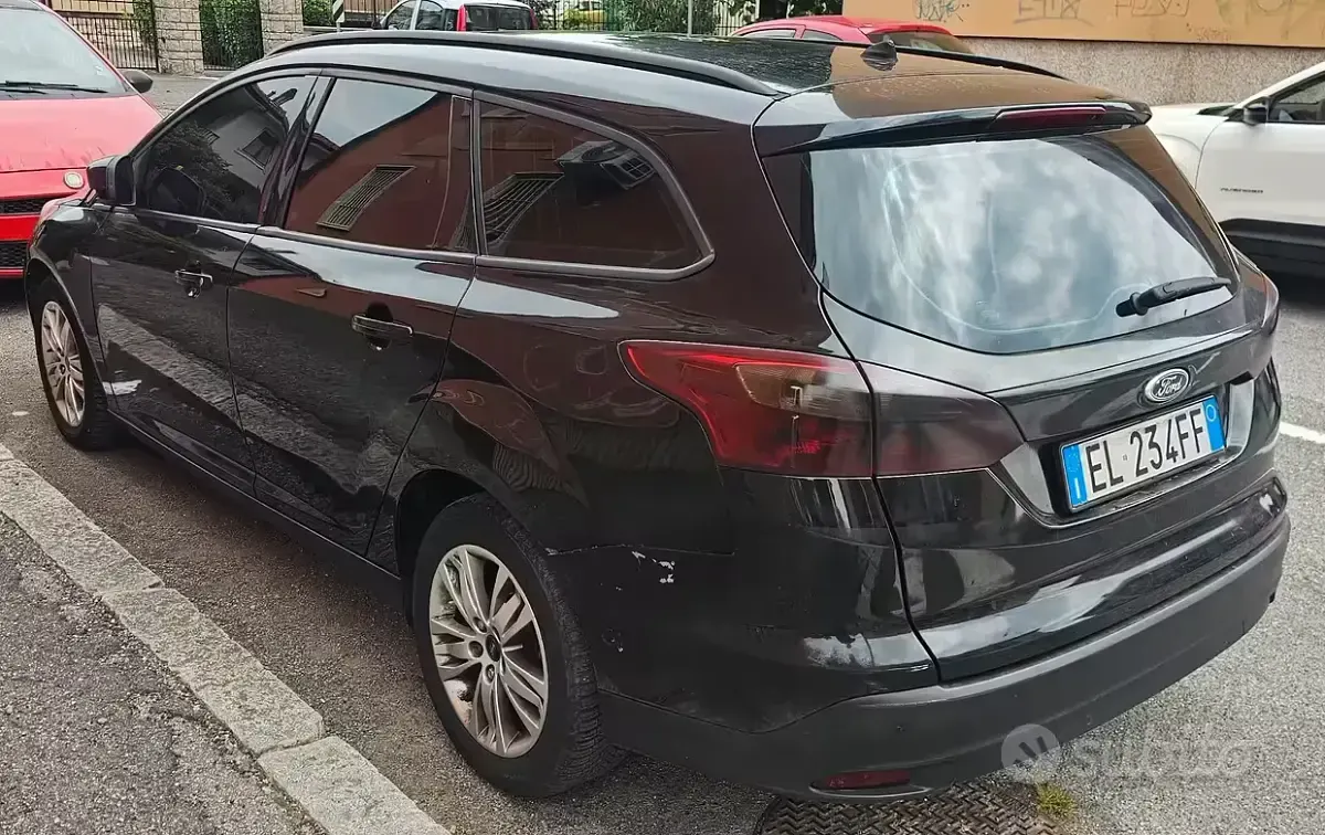 Begagnad Ford Focus 95 HK (69 kW) 2012 Svart Kombi