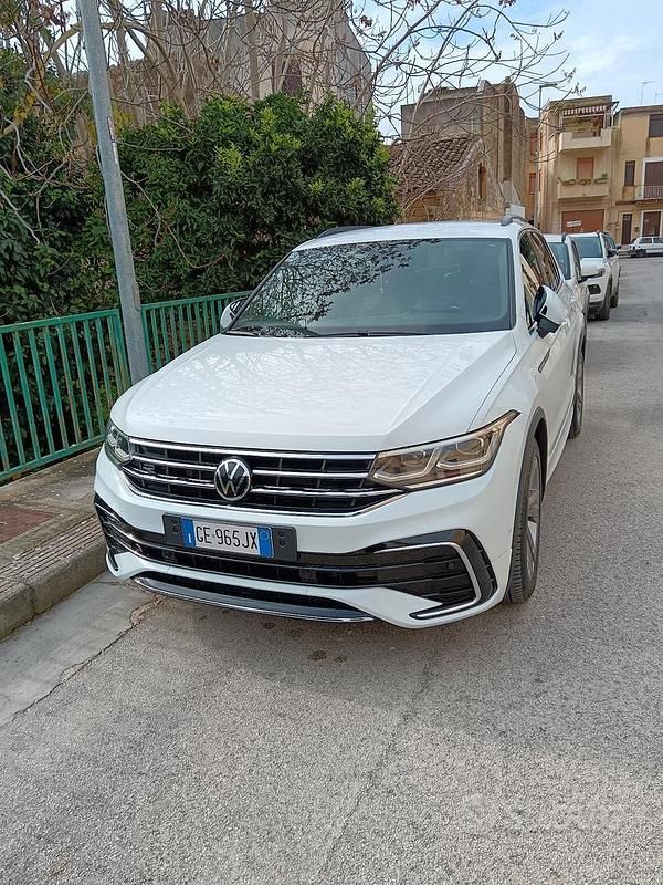 Usata VW Tiguan R-line 150 CV (110 kW) 2021 Bianco SUV