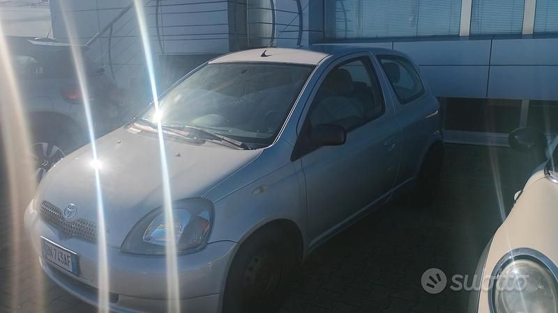 Usata Toyota Yaris 2000 Grigio Utilitaria
