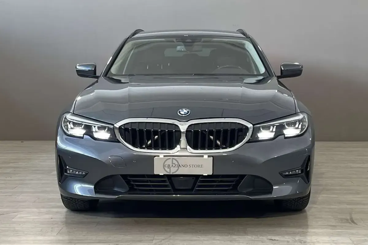 Usata BMW 320 163 CV (119 kW) 2022 Grigio Station wagon