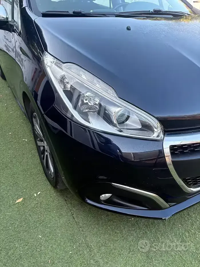 Usata Peugeot 208 Allure 100 CV (73 kW) 2016 Bluazzurro Utilitaria