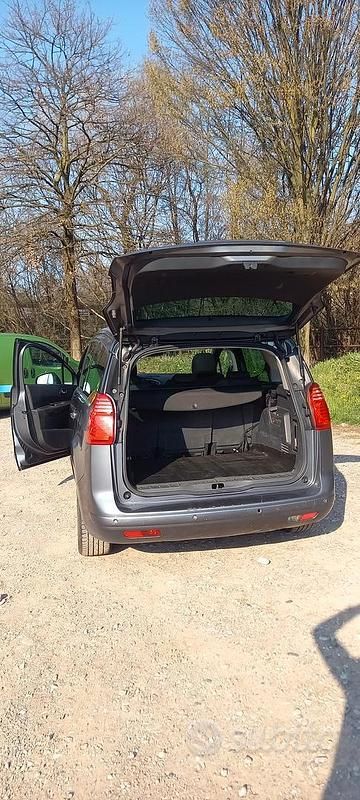 Usata Peugeot 5008 110 CV (80 kW) 2011 Monovolume