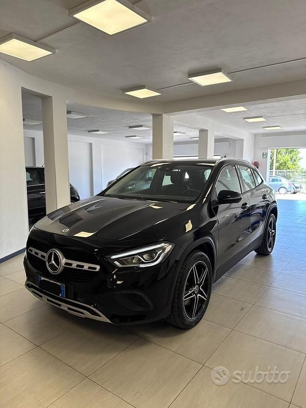 Usata Mercedes GLA200 Premium 149 CV (109 kW) 2023 Nero SUV