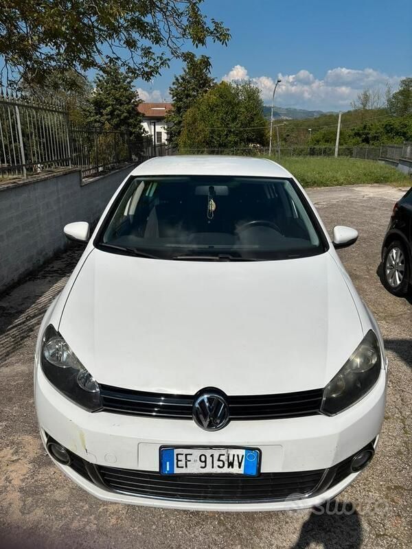Bianco Usata 2011 VW Golf VI Due volumi | 5000 € (Ottimo prezzo) - Immagine 1/4