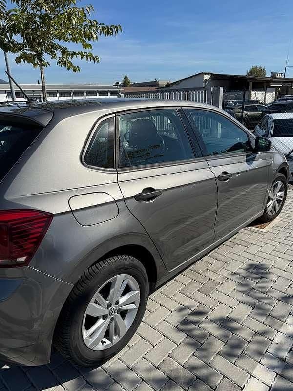 Usata VW Polo Comfortline 65 CV (47 kW) 2018 Grigio Berlina