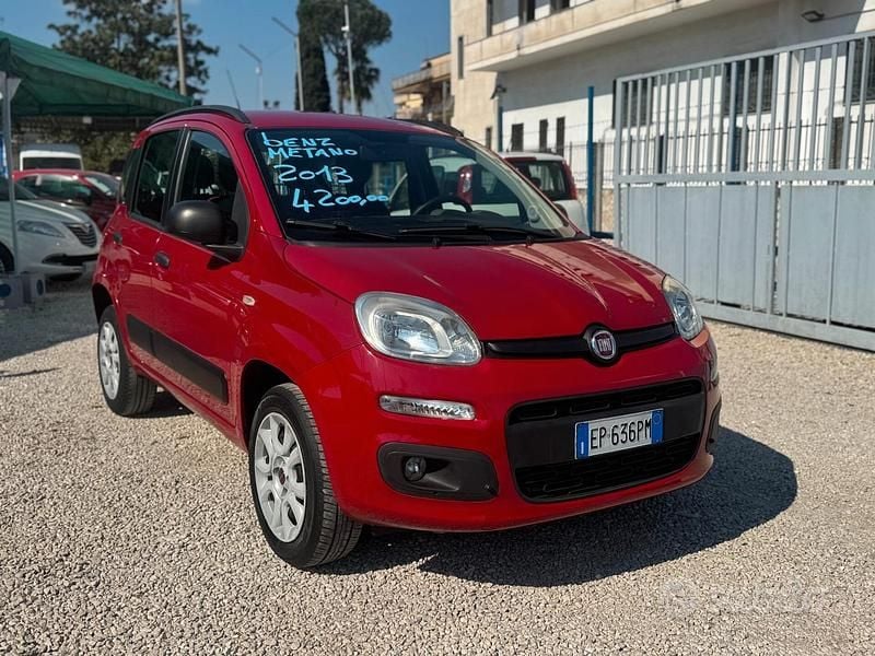 Usata Fiat Panda Lounge 80 CV (58 kW) 2013 Rosso Utilitaria