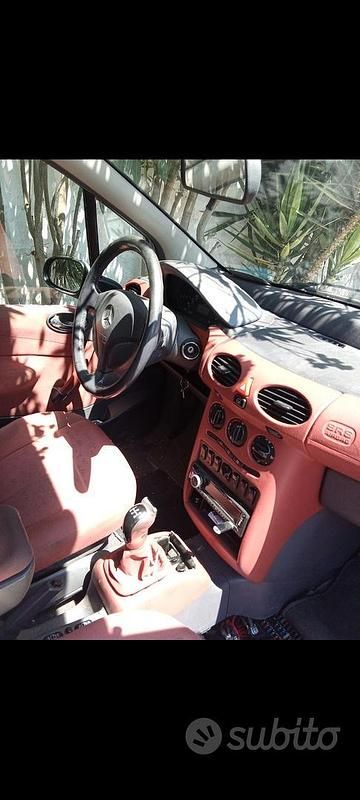 Grigio Usata 1999 Mercedes A170 Tre volumi | 900 € (Buon prezzo) - Immagine 1/4