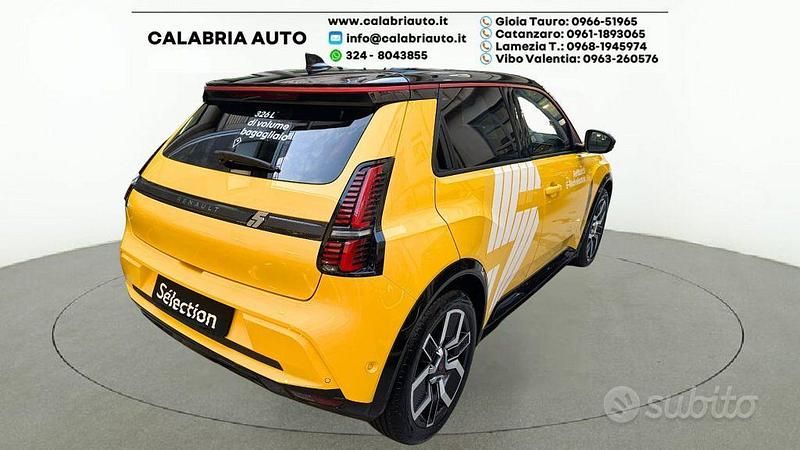 Usata Renault 5 E-Tech Iconic 110 kW (150 CV) 2024 Giallo Berlina