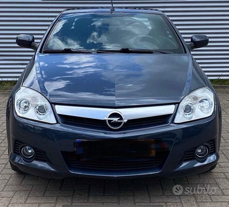 Usata Opel Tigra 2006 Blu Cabrio