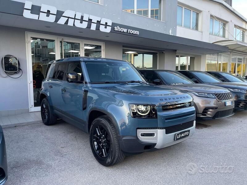 Blu Usata 2021 Land Rover Defender HSE SUV | 60.700 € - Immagine 1/4