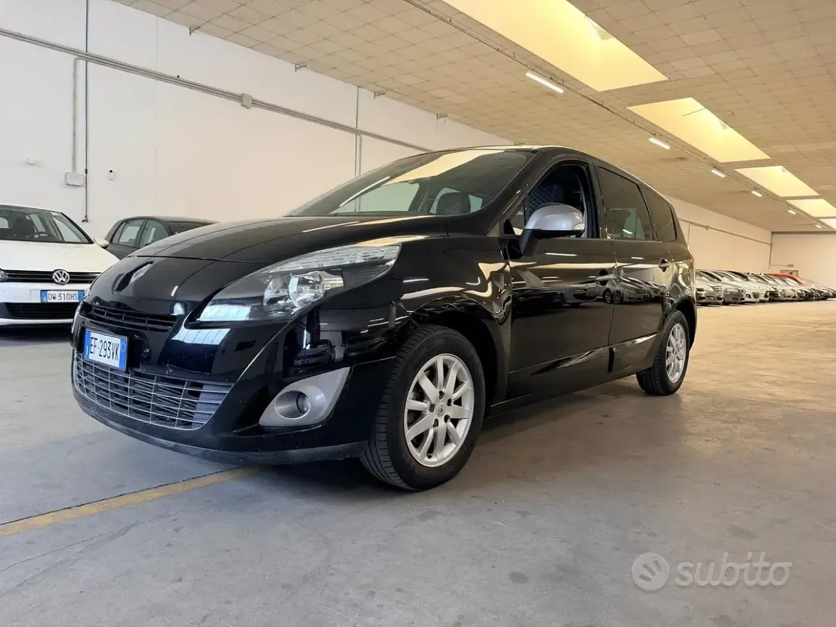 Usata Renault Scénic Dynamique 110 CV (80 kW) 2010 Other Monovolume