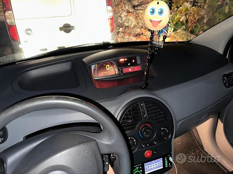 Usata Renault Modus 75 CV (55 kW) 2012 Grigio Monovolume