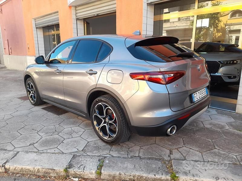 Usata Alfa Romeo Stelvio Executive 190 CV (139 kW) 2019 Grigio SUV