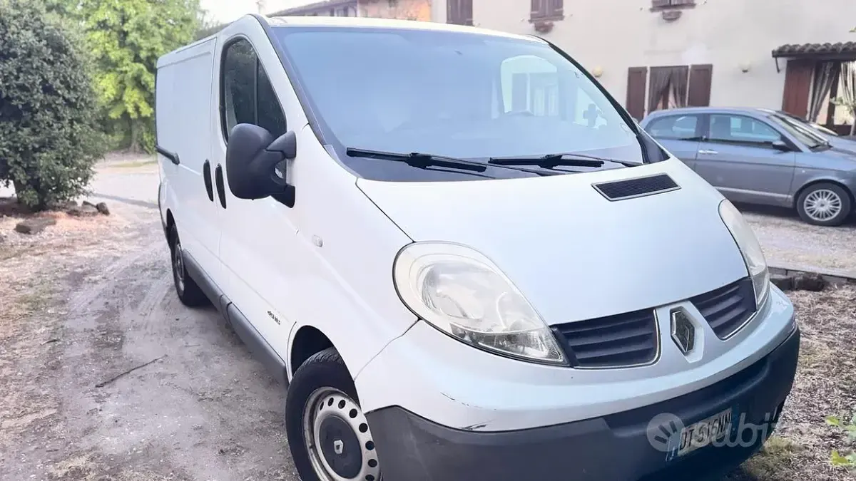 Usata Renault Trafic 114 CV (83 kW) 2009 Bianco Monovolume