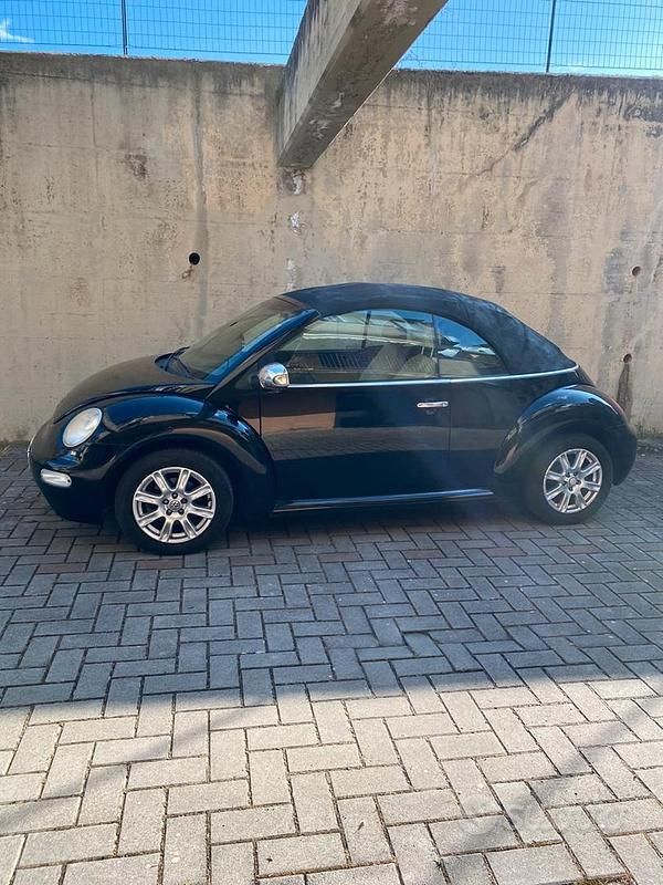 Usata VW New Beetle 90 CV (66 kW) 2005 Nero Utilitaria