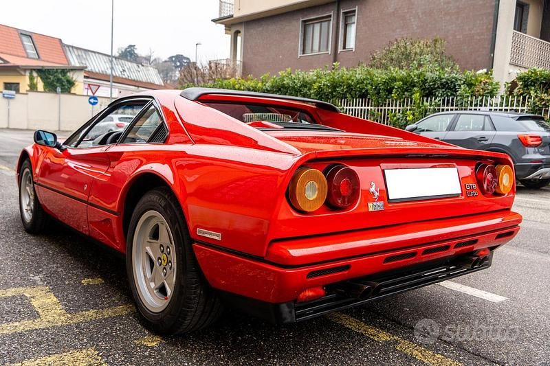 Usata Ferrari 208 255 CV (187 kW) 1988 Rosso Coupé