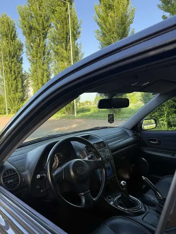 Usata Lexus IS200 155 CV (114 kW) 2001 Berlina