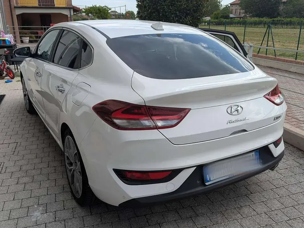 Usata Hyundai i30 Style 140 CV (102 kW) 2018 Bianco Berlina