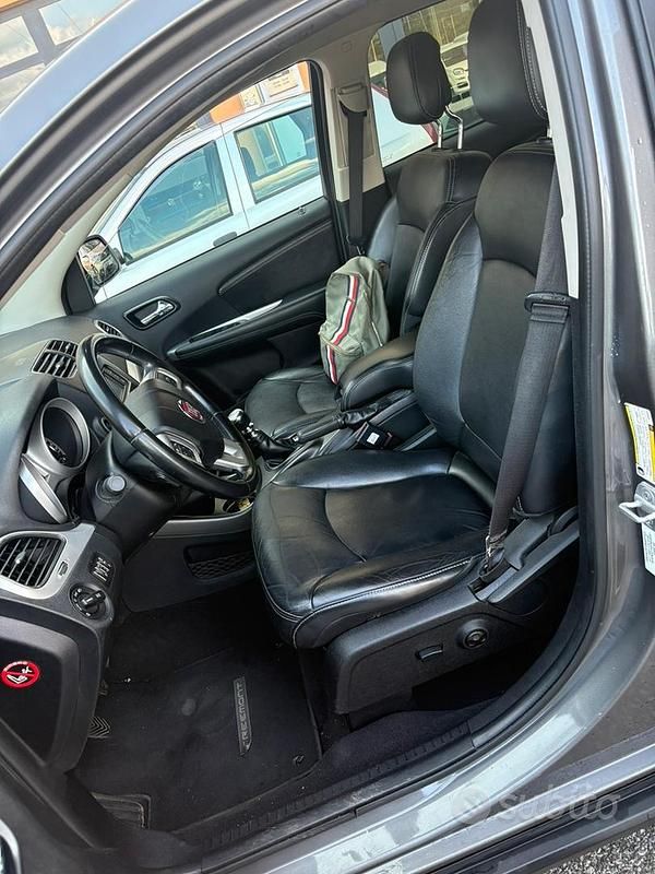 Usata Fiat Freemont 140 CV (102 kW) 2011 Grigio SUV