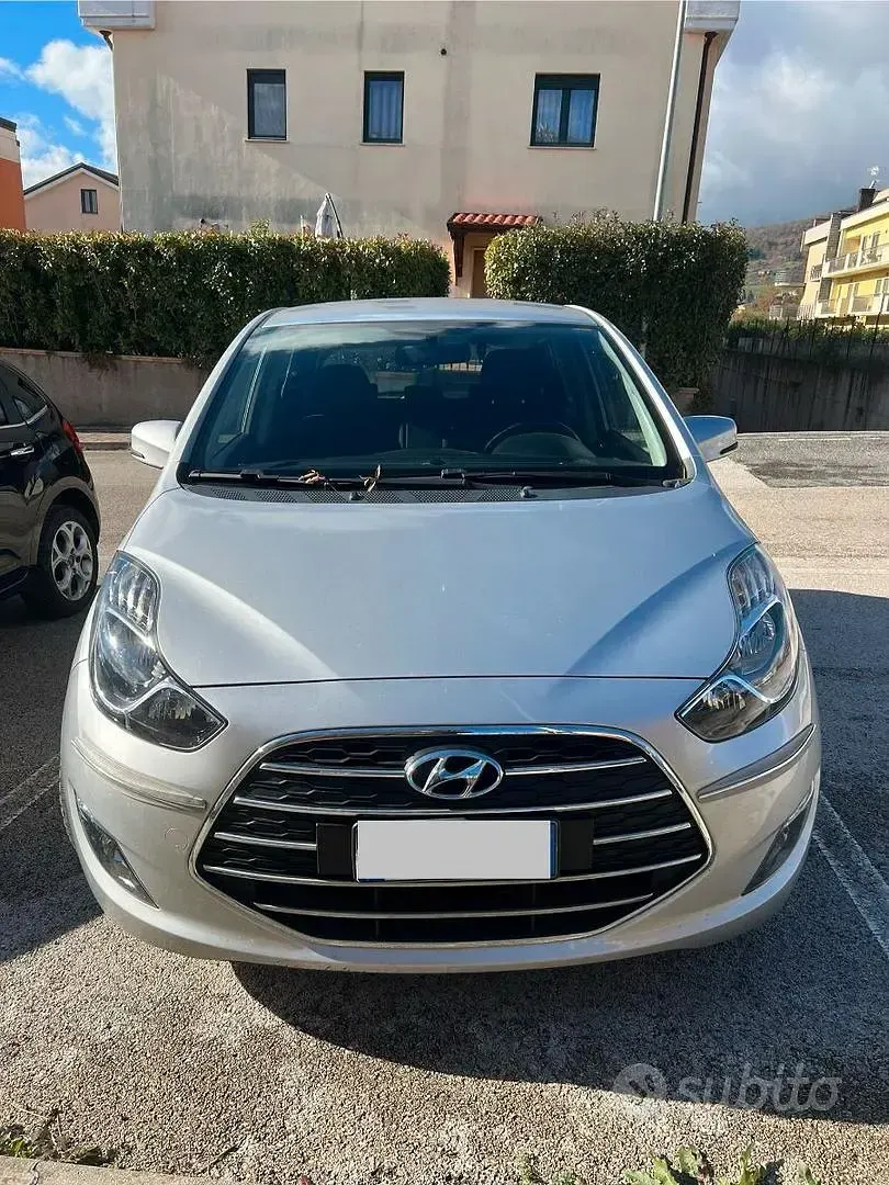 Usata Hyundai ix20 90 CV (66 kW) 2016 Grigio Utilitaria