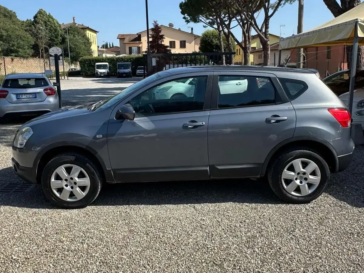 Usata Nissan Qashqai Acenta 110 CV (80 kW) 2010 Grigio SUV