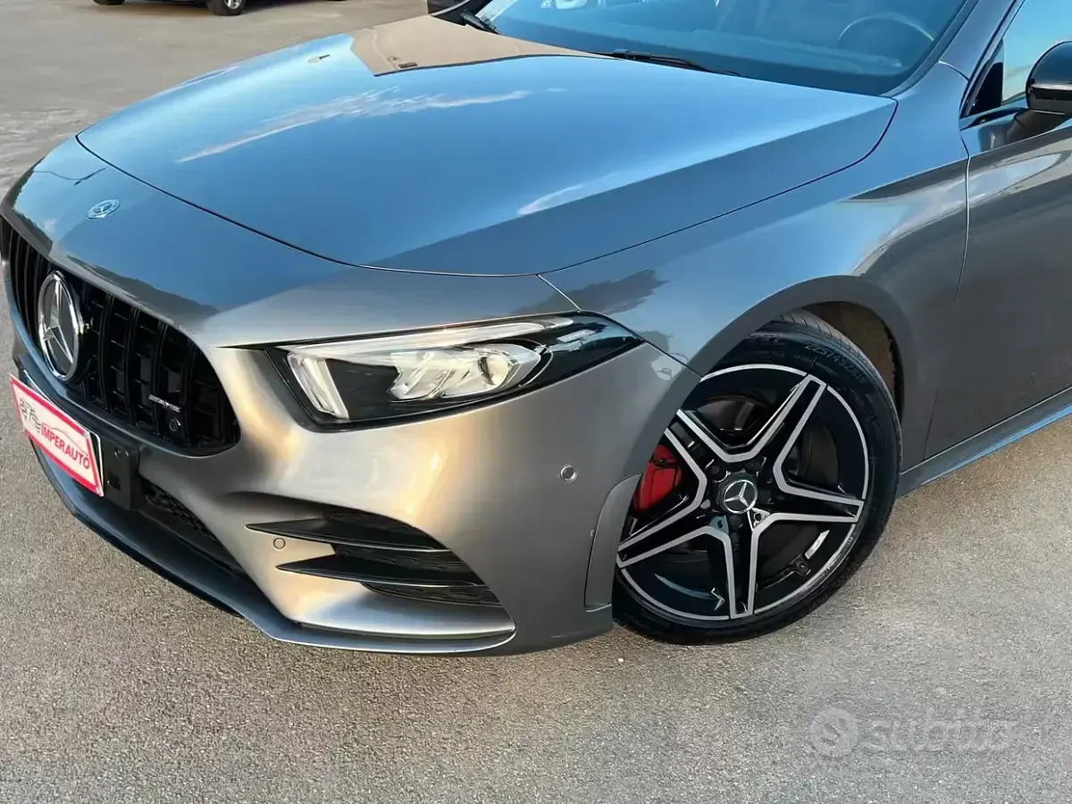 Usata Mercedes A180 Premium 116 CV (85 kW) 2019 Grigio Berlina
