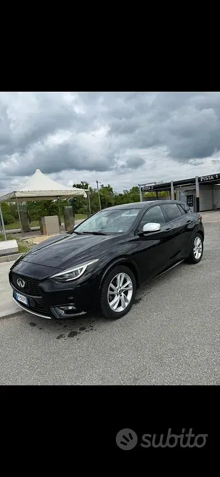 Usata Infiniti Q30 Premium 109 CV (80 kW) 2017 Nero Berlina