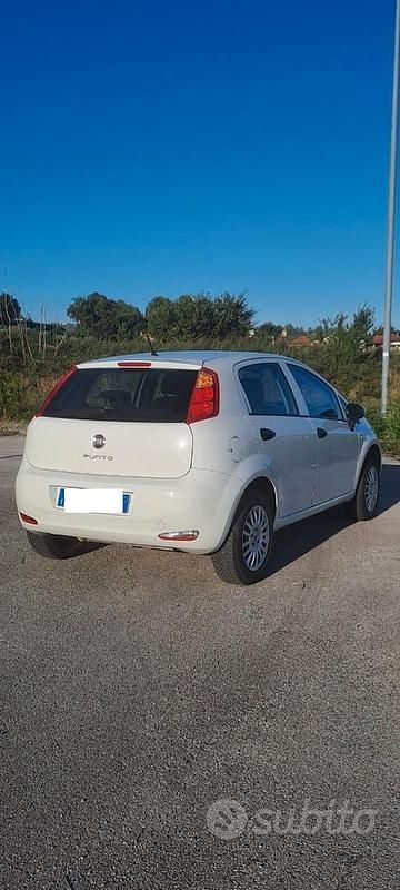 Bianco Usata 2016 Fiat Punto Due volumi | 6200 € (Cara) - Immagine 1/4