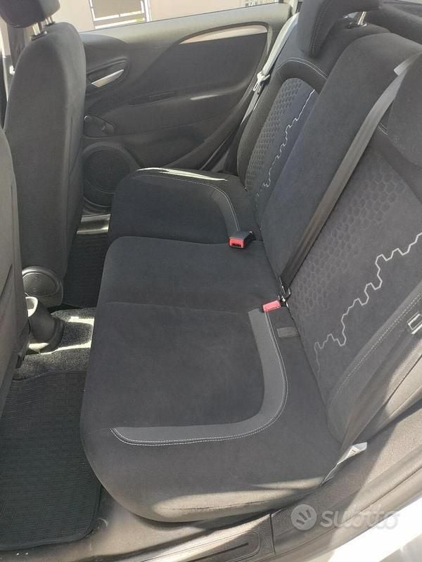 Usata Fiat Grande Punto 85 CV (62 kW) 2014 Grigio Utilitaria