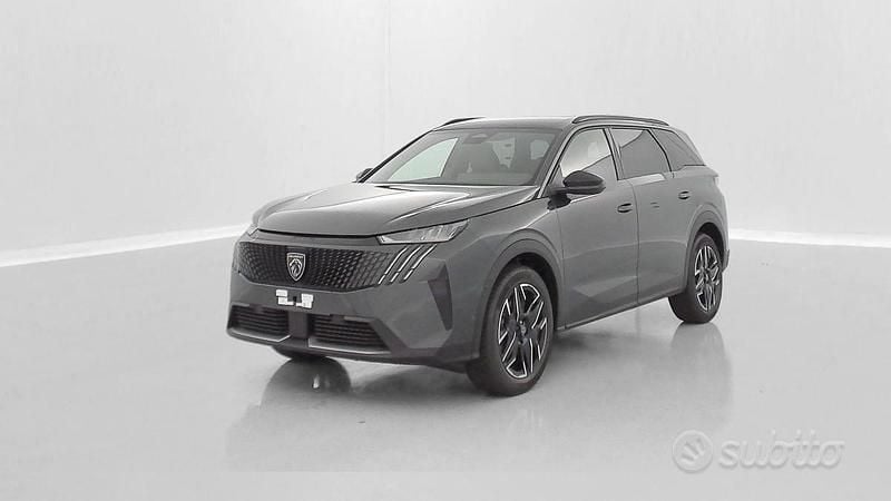 Usata Peugeot 5008 Allure 145 CV (106 kW) 2025 Vari colori SUV