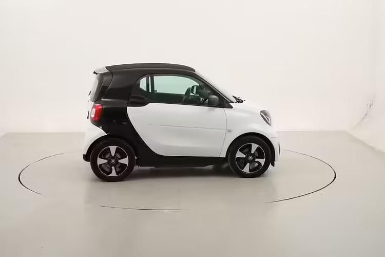 Usata Smart ForTwo Coupé Passion 41 kW (56 CV) 2021 Bianco Utilitaria