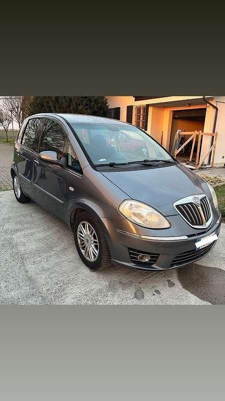 Usata Lancia Musa S 92 CV (67 kW) 2010 Monovolume