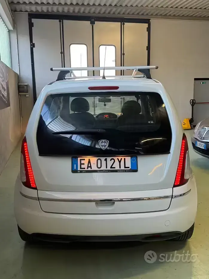 Usata Lancia Musa 77 CV (56 kW) 2010 Bianco Monovolume