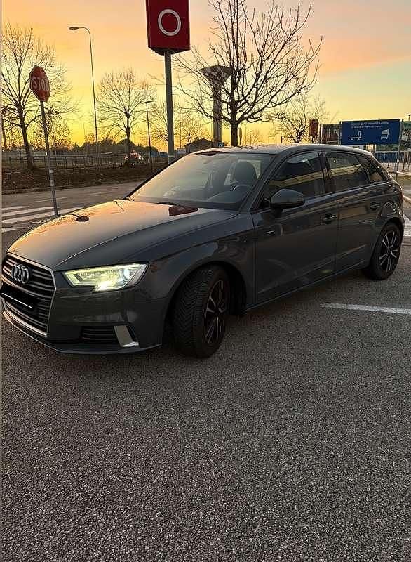 Usata Audi A3 Ambiente 116 CV (85 kW) 2017 Grigio Berlina