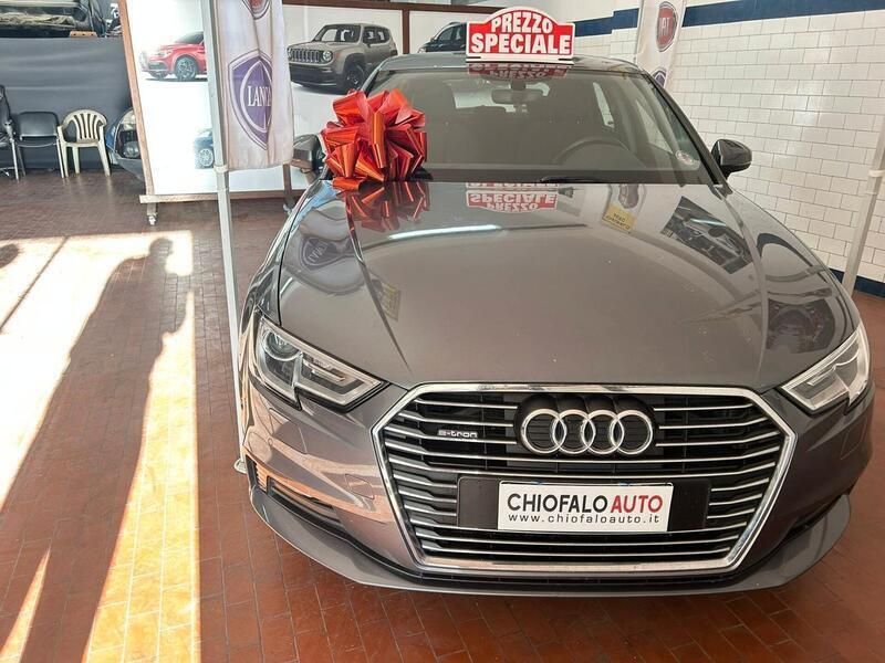 Grigio Usata 2017 Audi A3 e-tron Sport Due volumi | 12.999 € (Super prezzo) - Immagine 1/4