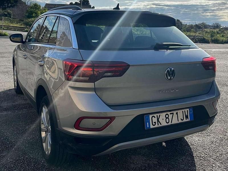 Usata VW T-Roc Life 110 CV (80 kW) 2023 Argento SUV