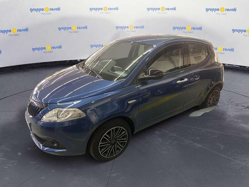 Usata Lancia Ypsilon Gold 69 CV (50 kW) 2024 Blu Utilitaria