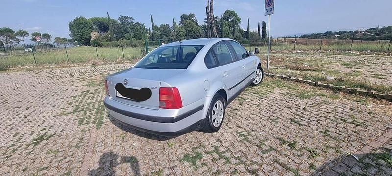 Usata VW Passat Highline 150 CV (110 kW) 1998 Argento Berlina